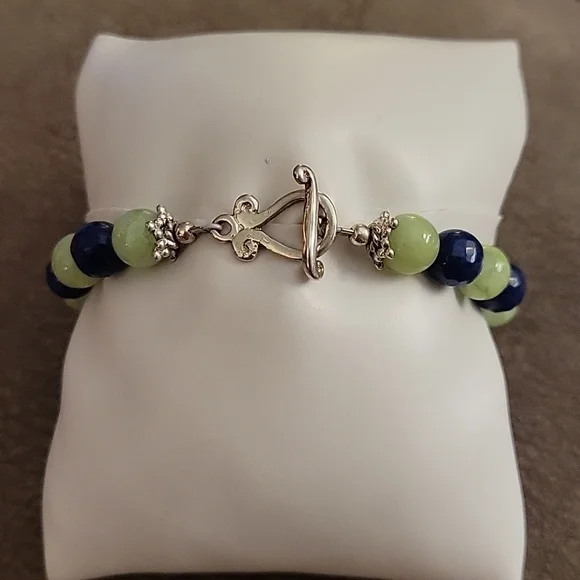 HANDMADE Glass Jade African Trade Beaded Toggle Bracelet - Picture 6 of 7